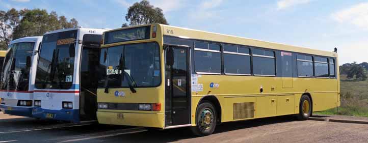 Qcity Volvo B10M Custom 215 819